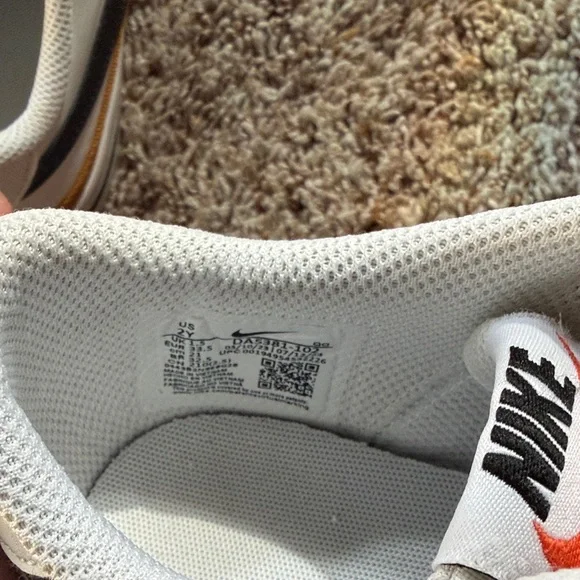 Nike Kids Shoes White and Gold - Picture 3 of 3